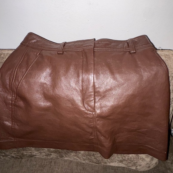 BABATON Aritzia Faux Leather Mini Skirt 🤎 Size 4 — Luxe High-Waisted